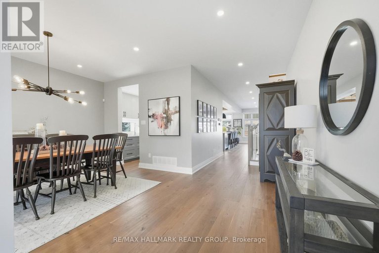 29074044/120-des-tournesols-court/mer-bleuebradley-estatesanderson-park/ottawa/ontario/K1W0J2_5