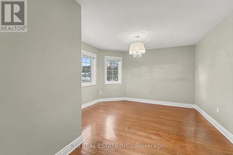 29295430/2500-lookout-drive/cumberland-ridge/ottawa/ontario/K4C1S3_9