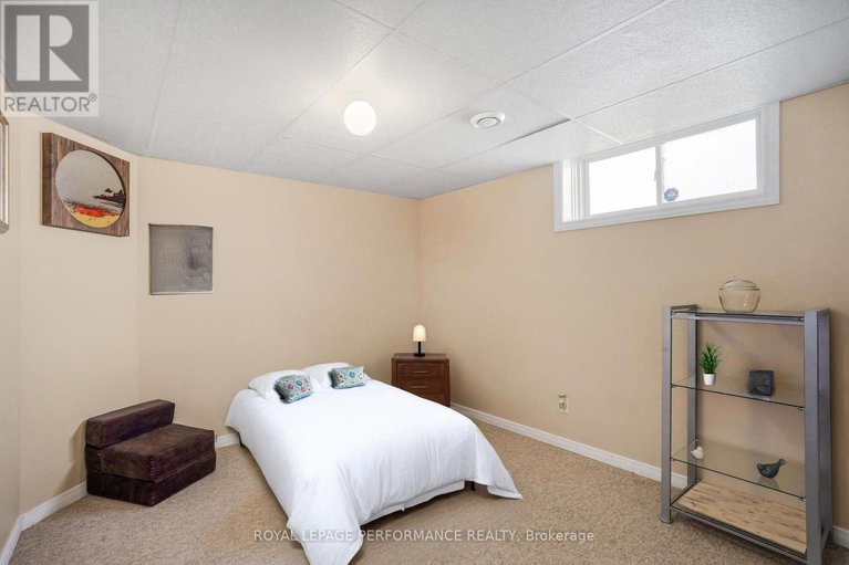 29424978/40-lori-lane/chesterville/north-dundas/ontario/K0C2H0_30