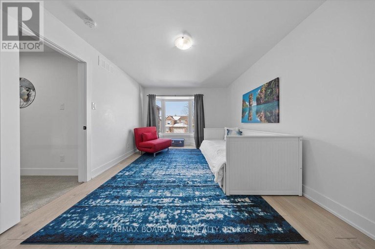 29598095/1535-kamouraska-circle/chateauneuf/ottawa/ontario/K1C3J1_29