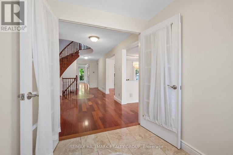 28637615/6203-beausejour-drive/chapel-hill/ottawa/ontario/K1C8E4_3