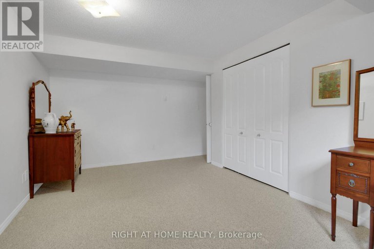 28554308/101-darlington-private/hunt-clubwestern-community/ottawa/ontario/K1V0X8_29