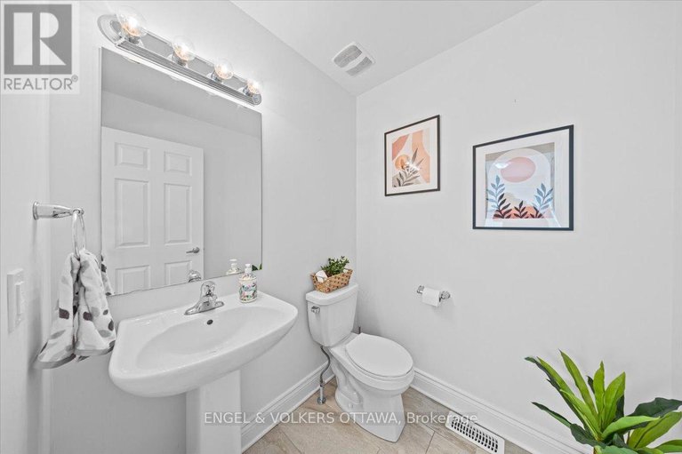 29405370/273-dion-avenue/town-of-rockland/clarence-rockland/ontario/K4K0M4_4