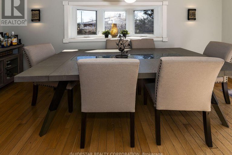 28106745/450-tremblay-road/eastway-gardensindustrial-park/ottawa/ontario/K1G0C9_12