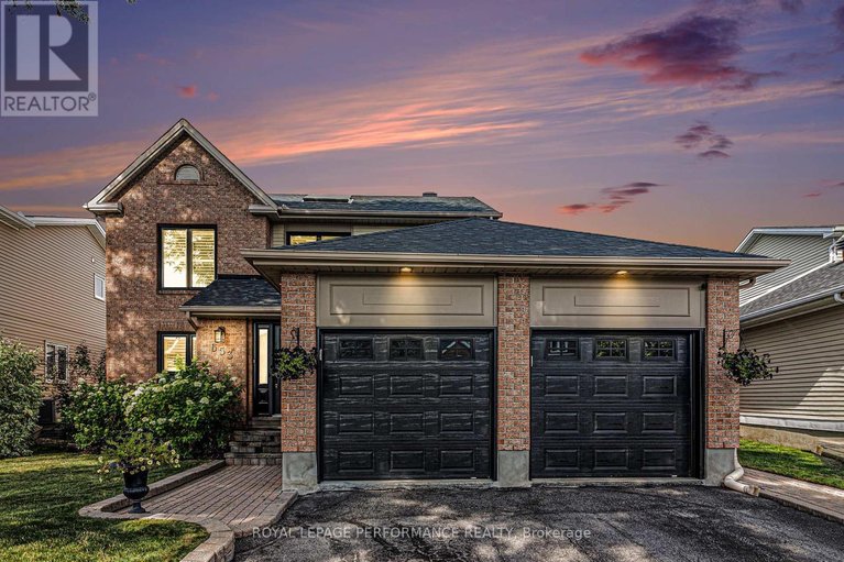 29629038/653-thicket-way/fallingbrookgardenway-south/ottawa/ontario/K4A3A7_46