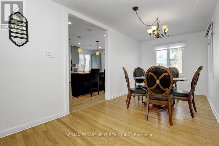 29633937/31-bellfield-street/bayshore/ottawa/ontario/K2B6K7_17