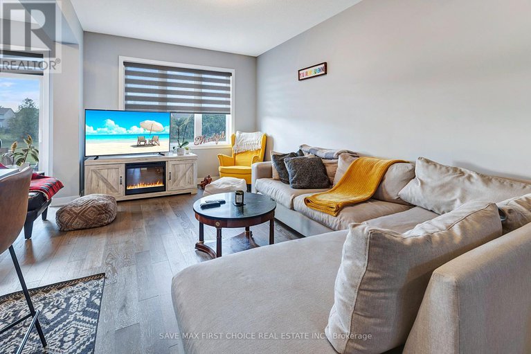 29114558/2070-winsome-terrace/fallingbrookgardenway-south/ottawa/ontario/K4A5M9_12