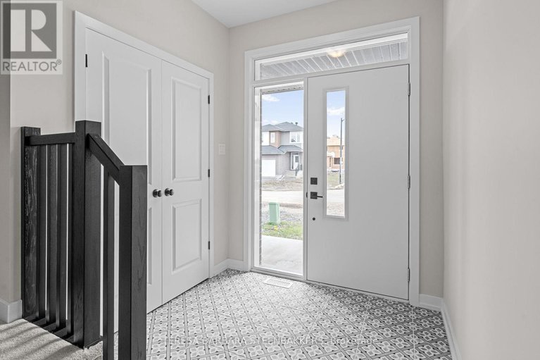 29190985/747-kenny-gordon-avenue-w/riverside-southgloucester-glen/ottawa/ontario/K4M0X9_6