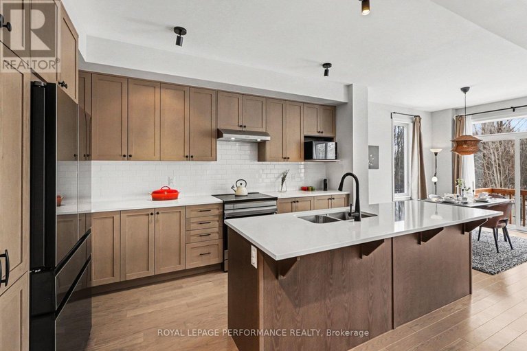 29540688/14-academie-street/embrun/russell/ontario/K0A1W0_13