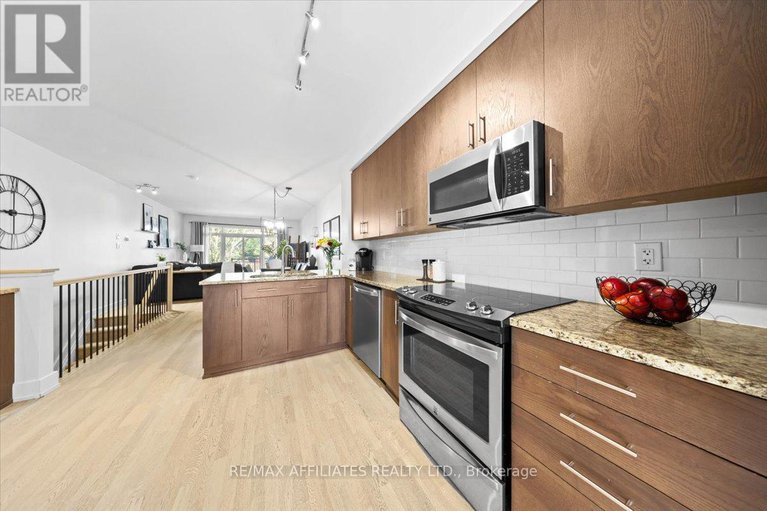 28756079/3-23-bergeron-private/chapel-hill/ottawa/ontario/K1C0C2_8