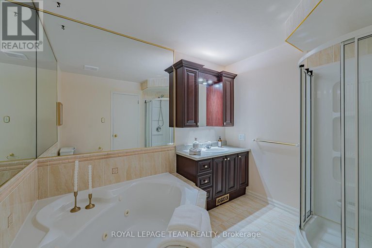 28962046/1650-locksley-lane/beaconwood/ottawa/ontario/K1J1B6_35