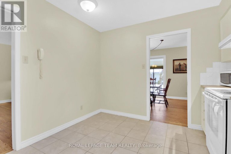 27879271/6-meadowmist-court/stittsville-central/ottawa/ontario/K2S1B9_13