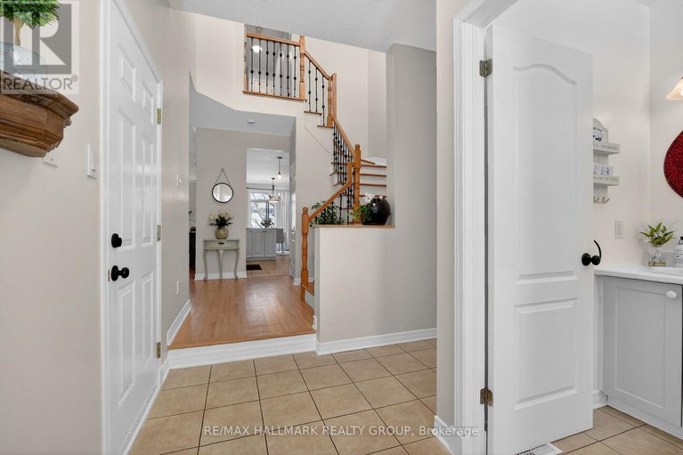 29352241/1952-schroeder-crescent/springridgeeast-village/ottawa/ontario/K4A4P7_4