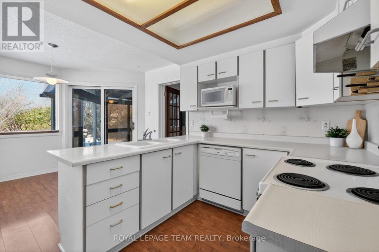 29365768/38-maple-grove-road/katimavik/ottawa/ontario/K2L3K8_13