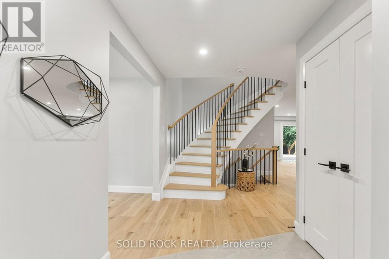 28849492/210-carleton-avenue/ottawa-westtunneys-pasture/ottawa/ontario/K1Y0J3_18