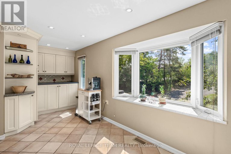 28509475/4-1011-prince-of-wales-drive/experimental-farm/ottawa/ontario/K2C3K1_7