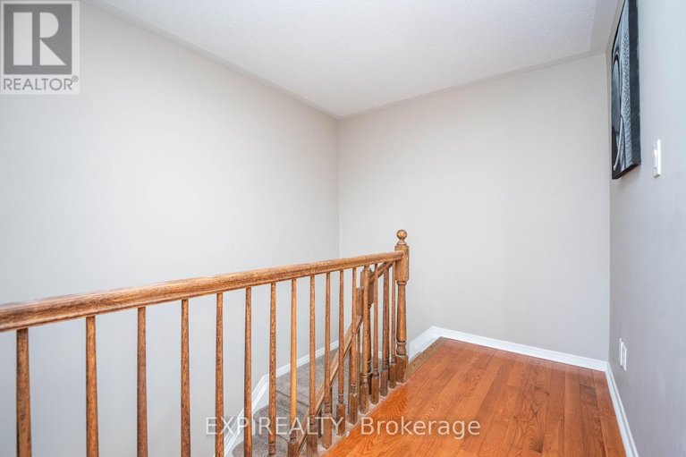 29635220/504-barholm-private/mer-bleuebradley-estatesanderson-park/ottawa/ontario/K4B1H9_15