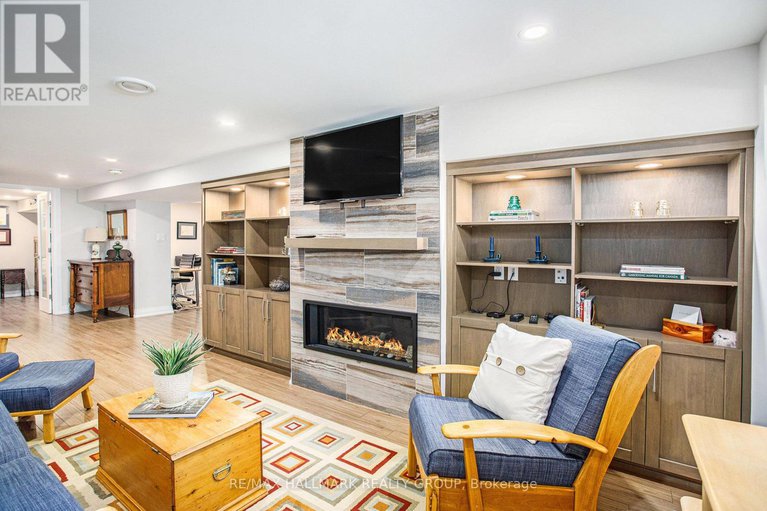 28828284/2088-bangor-street/elmvale-acresurbandale/ottawa/ontario/K1G2X7_21