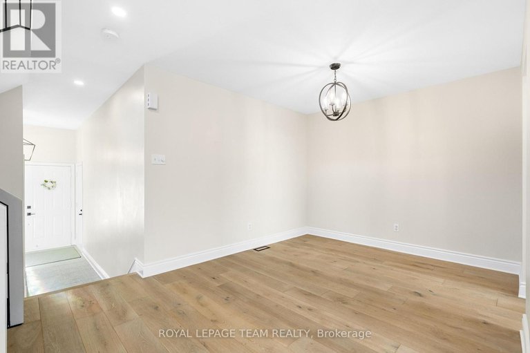 29425119/1925-windwood-place/chapel-hill/ottawa/ontario/K1C7K7_20