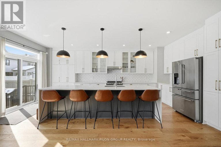 29397813/274-shinleaf-crescent/mer-bleuebradley-estatesanderson-park/ottawa/ontario/K1W0J2_3