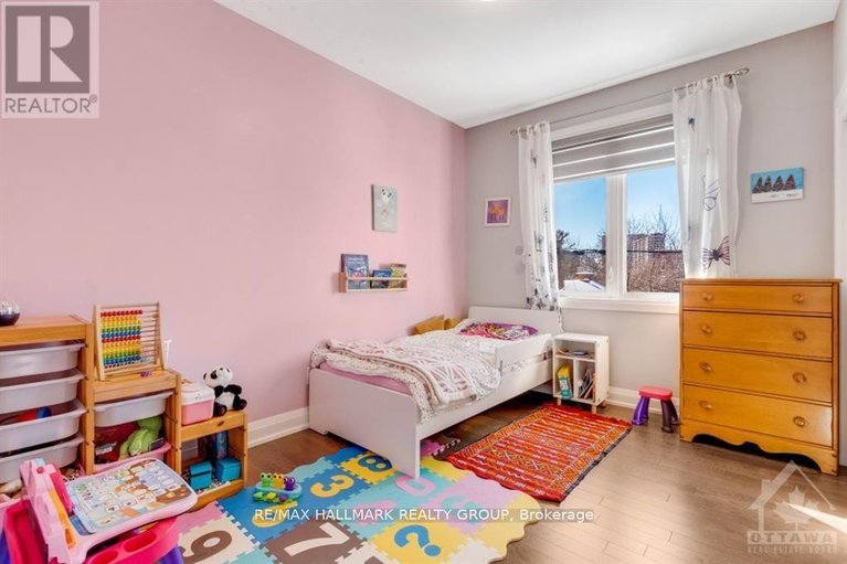 29540053/250-richardson-avenue/woodroffe/ottawa/ontario/K2B5G6_25