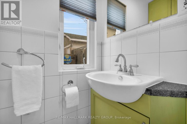 29461993/162-loretta-avenue-n/hintonburg/ottawa/ontario/K1Y2J8_13