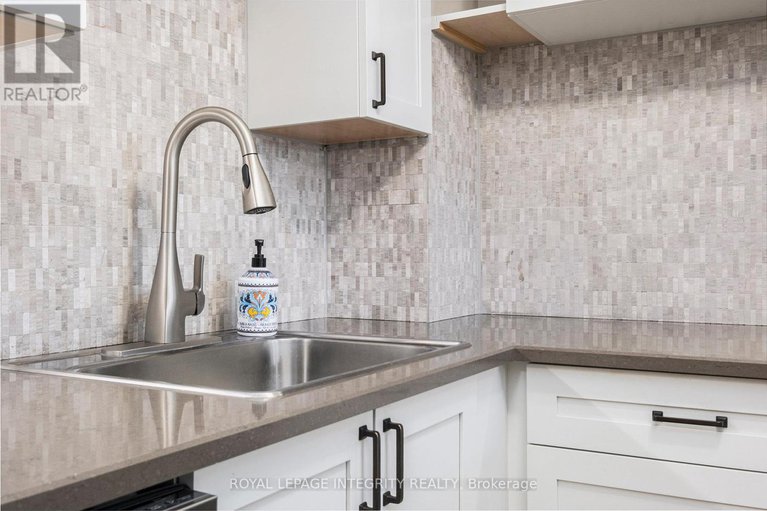 29107504/210-1025-grenon-avenue/fairfield-heights/ottawa/ontario/K2B8S5_18