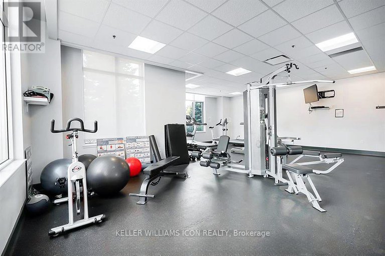 28953436/801-90-landry-street/vanier/ottawa/ontario/K1L0A9_30