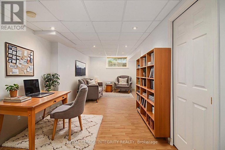 29036509/2080-melette-crescent/avalon-east/ottawa/ontario/K4A4X2_24