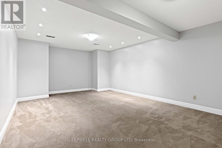 28620824/55-waterford-drive/pineglencountry-place/ottawa/ontario/K2E7V4_34