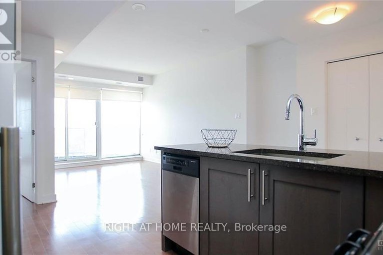 28668449/2306-40-nepean-street/ottawa-centre/ottawa/ontario/K2P0X5_5