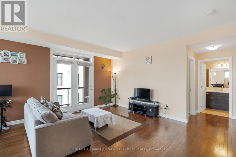 28198482/201-140-guelph-private/kanata-lakesheritage-hills/ottawa/ontario/K2T0J2_20