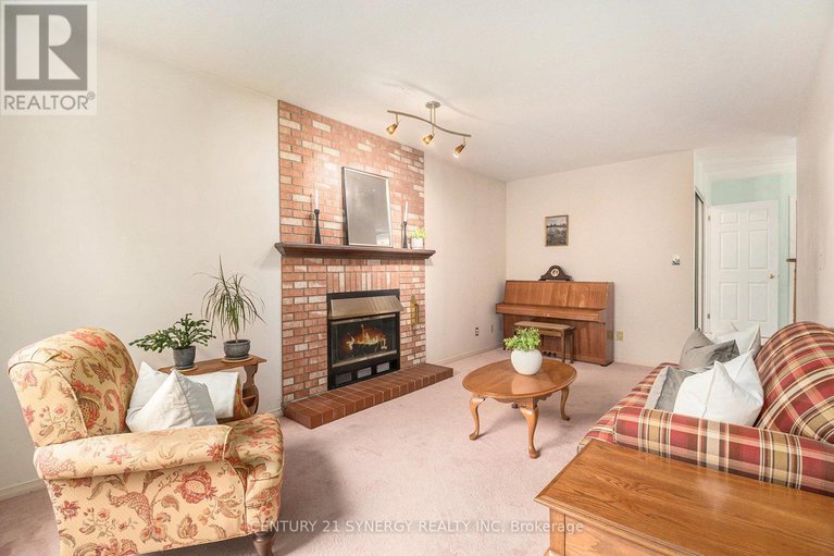 28749425/1723-cara-crescent/fallingbrookpineridge/ottawa/ontario/K4A1M5_13