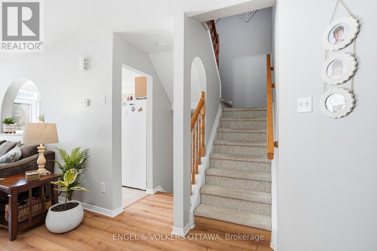 29570905/1092-brasseur-crescent/fallingbrookgardenway-south/ottawa/ontario/K4A5A1_14