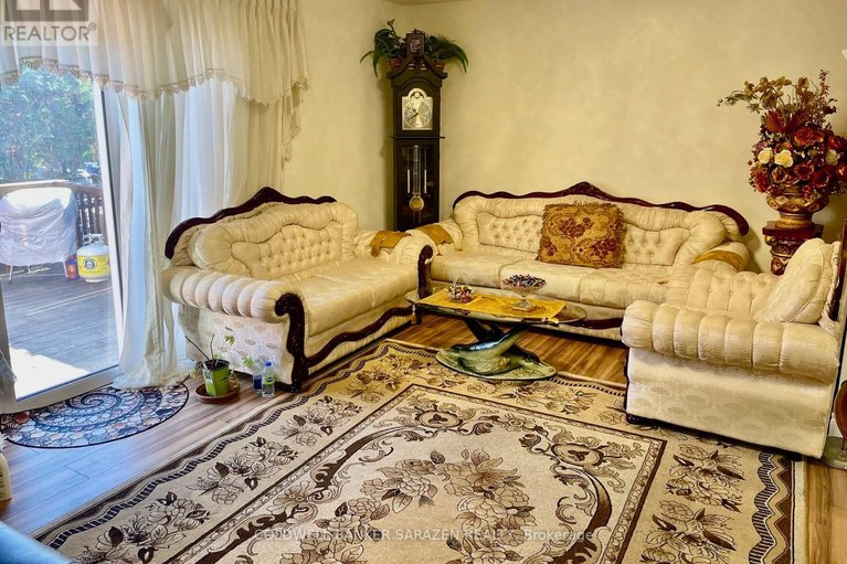 28921188/15-sturbridge-private/hunt-club-parkgreenboro/ottawa/ontario/K1T3J6_3