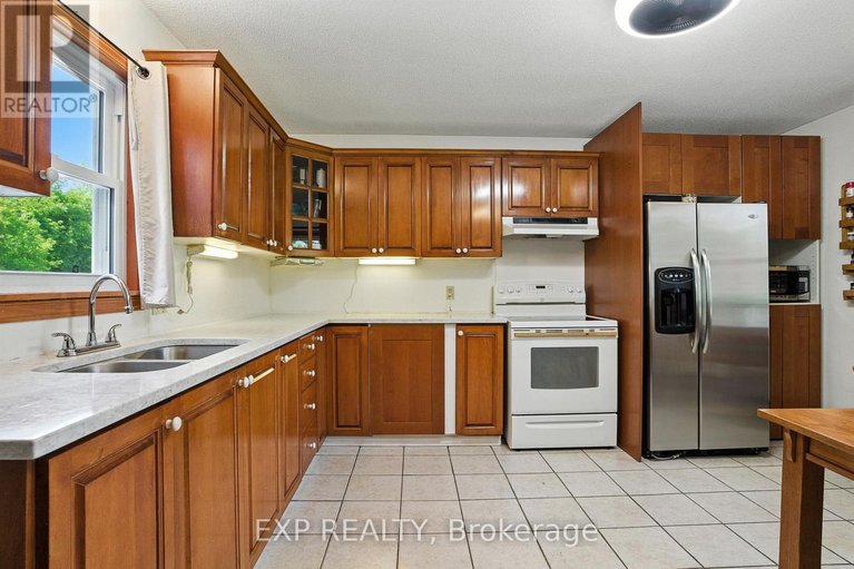 28525895/7800-34-highway/vankleek-hill/champlain/ontario/K0B1R0_5