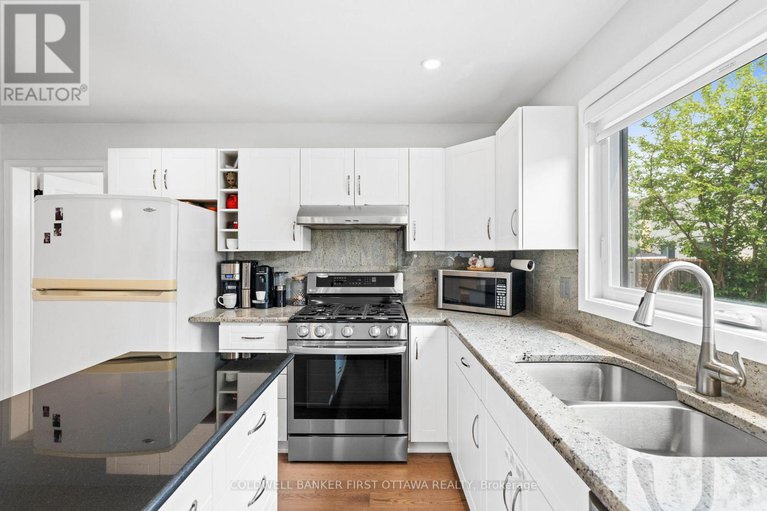 28427469/2722-wyldewood-street/emerald-woodssawmill-creek/ottawa/ontario/K1T2R9_13