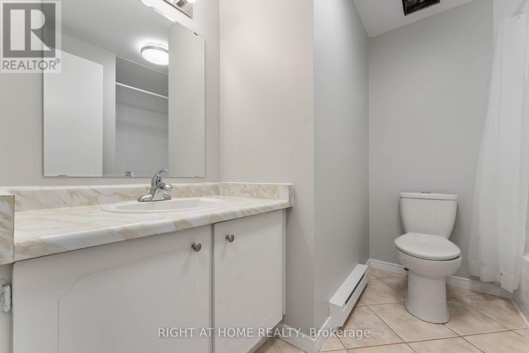 29240371/25b-bertona-street/craig-henrywoodvale/ottawa/ontario/K2G4G7_21