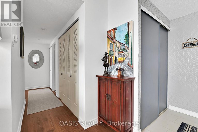 29432308/1108-2760-carousel-crescent/emerald-woodssawmill-creek/ottawa/ontario/K1T2N4_17