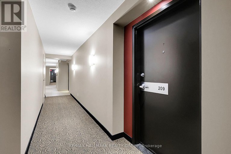 28506551/209-138-somerset-street-w/ottawa-centregolden-triangle/ottawa/ontario/K2P0A3_9