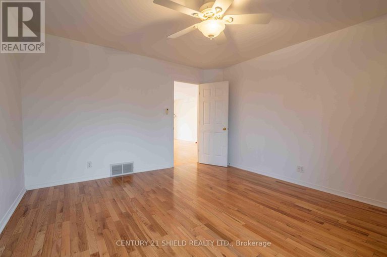 29049744/21255-mcnaughton-court-e/south-glengarry-lancaster-twp/south-glengarry/ontario/K0C1E0_18