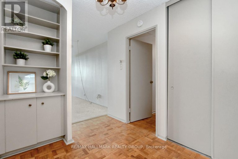 28782425/1902-505-st-laurent-boulevard/viscount-alexander-park/ottawa/ontario/K1K3X4_4