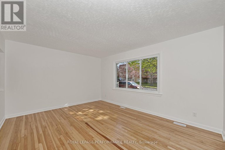 28502745/622-borthwick-avenue/castle-heightsrideau-high/ottawa/ontario/K1K2L9_5
