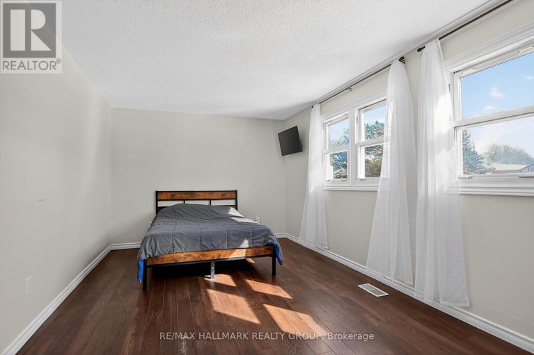 29580868/37-priam-way/westcliffe-estates/ottawa/ontario/K2H8S7_13