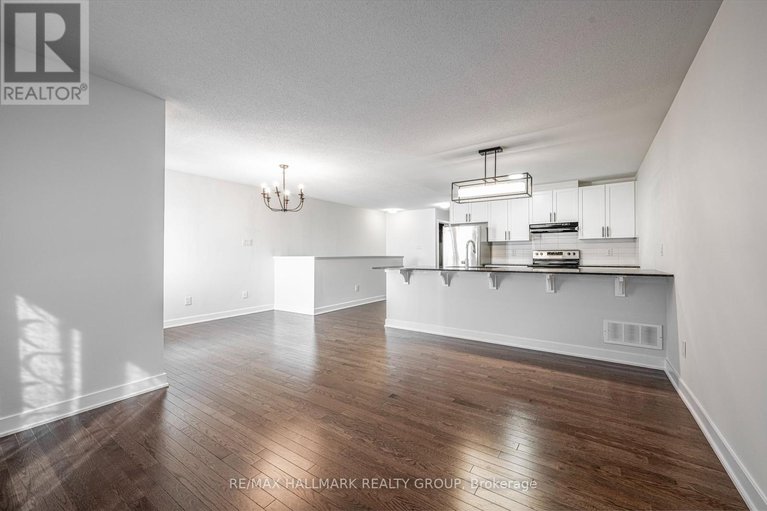28470384/6357-perth-street/btwn-franktown-rd-fallowfield-rd/ottawa/ontario/K0A2Z0_14