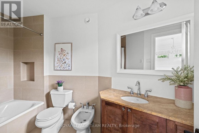 28682471/5811-longhearth-way/manotick-east-to-manotick-station/ottawa/ontario/K4M1M2_32