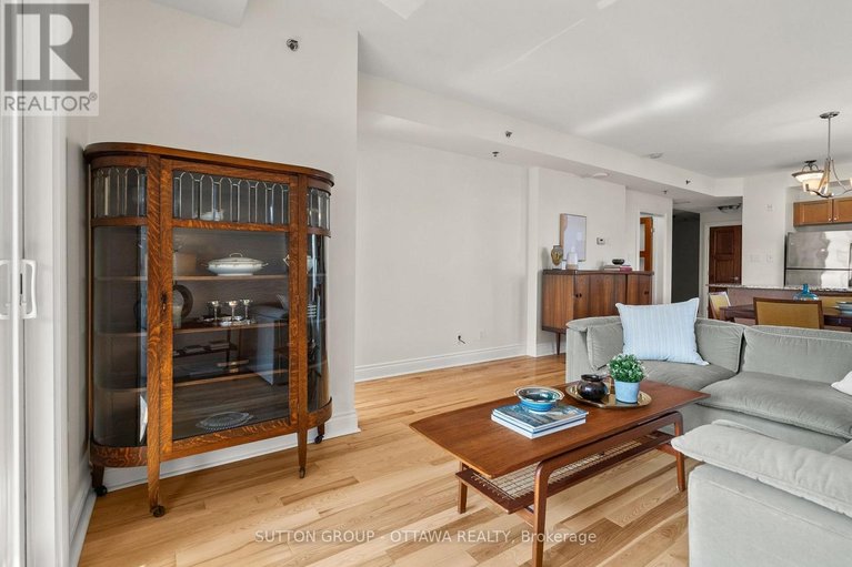 29458300/105-323-winona-avenue/westboro-south/ottawa/ontario/K1Z5H3_19