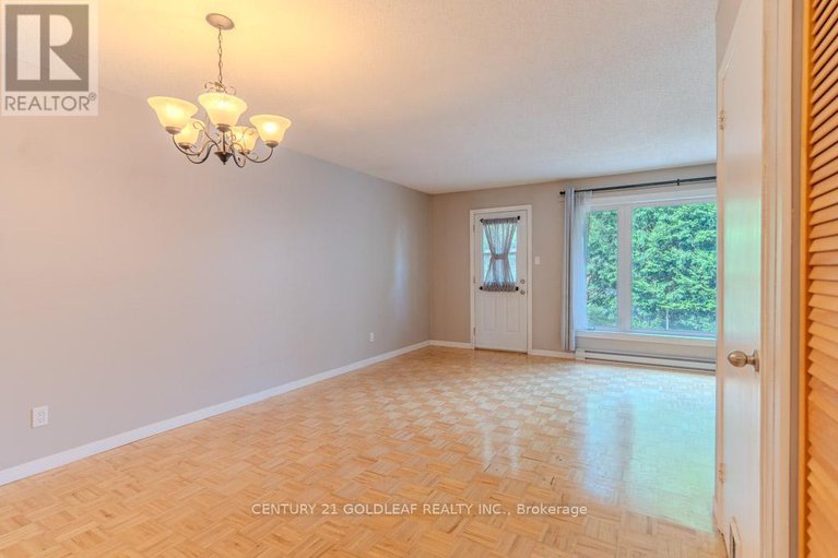 28602194/1342-cedarcroft-crescent/pineview/ottawa/ontario/K1B5C8_17