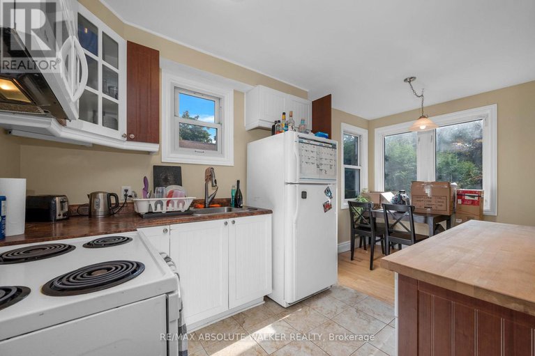 28894597/899-maplewood-avenue/queensway-terrace-north/ottawa/ontario/K2B5V6_5