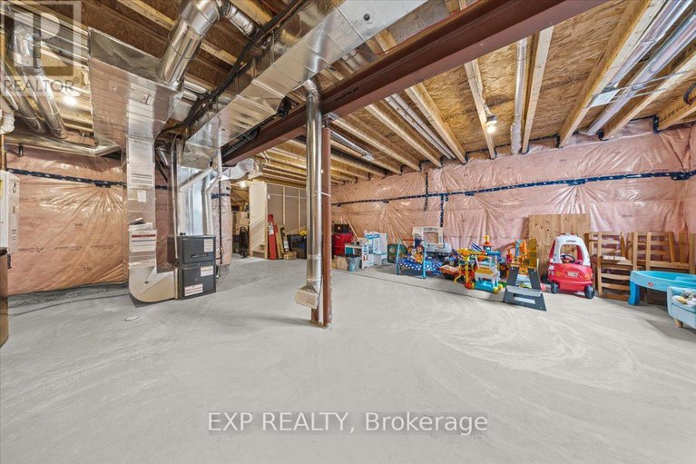 29305395/307-686-quilter-row/goulbourn-twp-from-franktown-rdsouth-to-rideau/ottawa/ontario/K0A2Z0_32